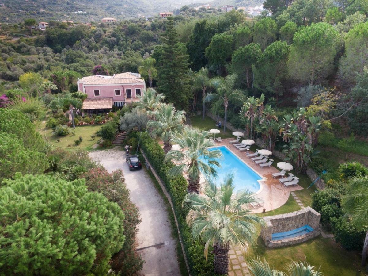 Agriturismo Villa Luca SantʼAgata di Militello エクステリア 写真