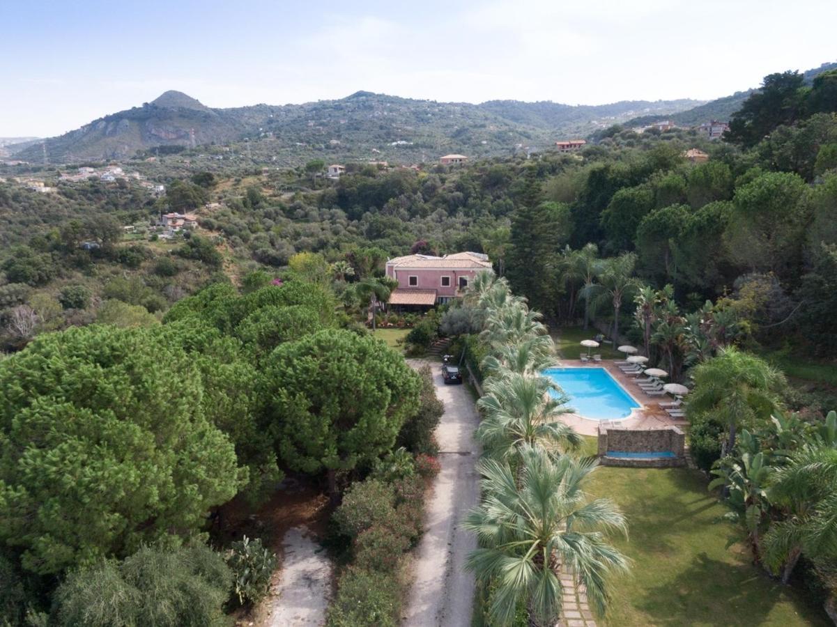 Agriturismo Villa Luca SantʼAgata di Militello エクステリア 写真