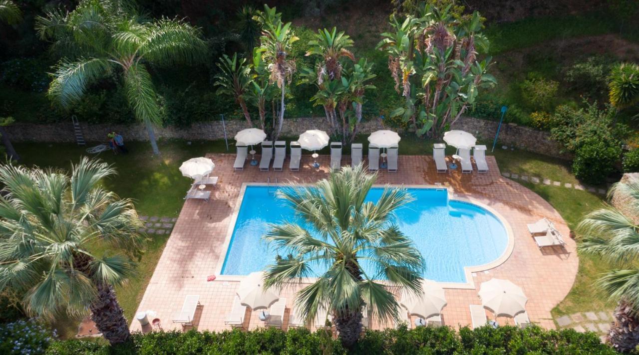 Agriturismo Villa Luca SantʼAgata di Militello エクステリア 写真