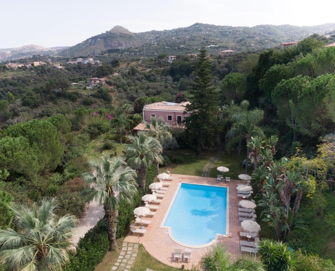 Agriturismo Villa Luca SantʼAgata di Militello エクステリア 写真