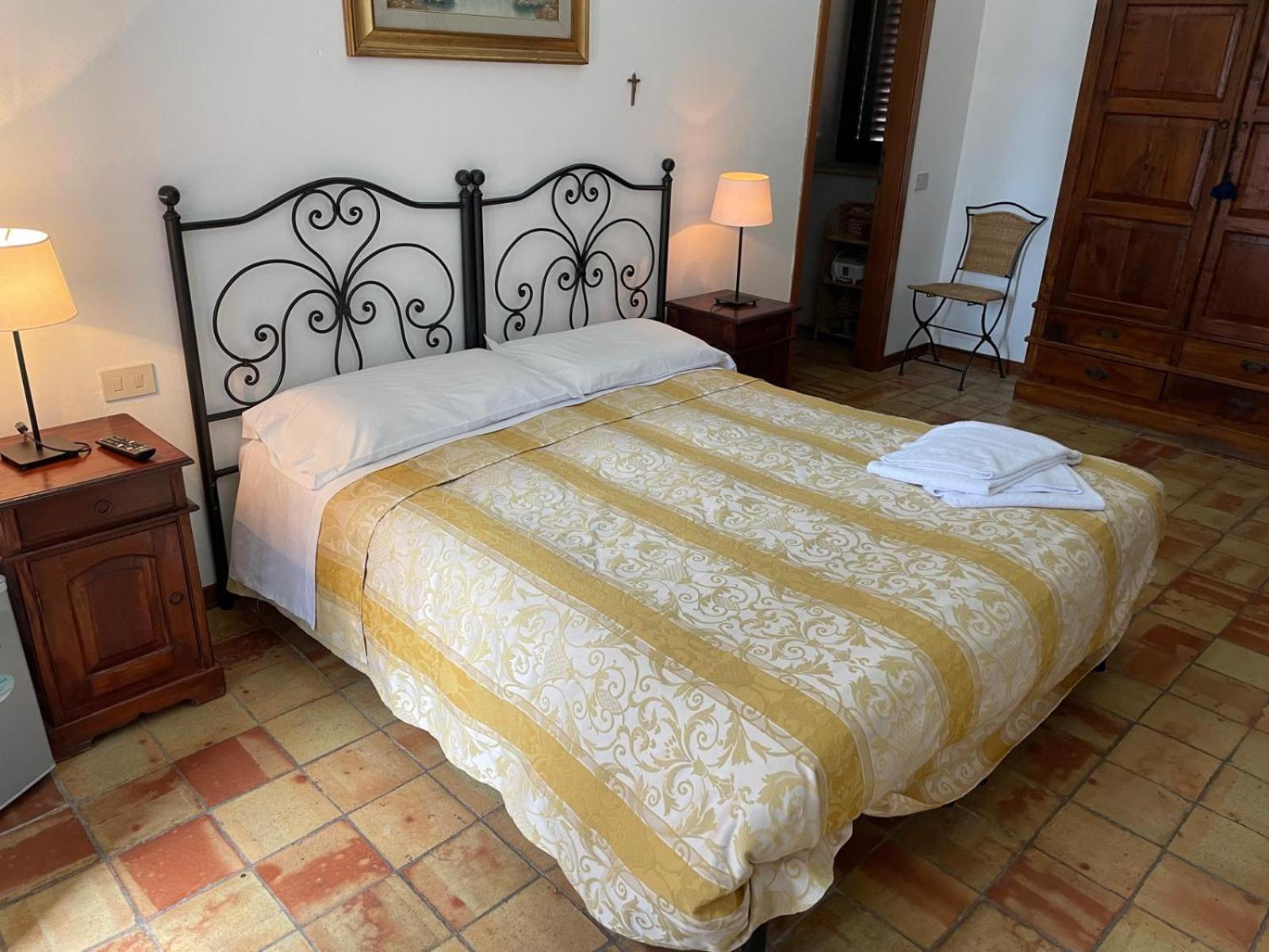 Agriturismo Villa Luca SantʼAgata di Militello エクステリア 写真